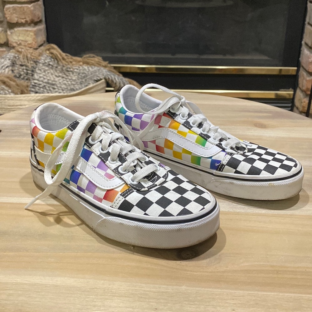 Vans Ward Rainbow Checkerboard White Black Multicolor Canvas Women's Size 6